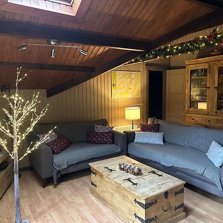 Chalet Four Seasons Дюрби Екстериор снимка